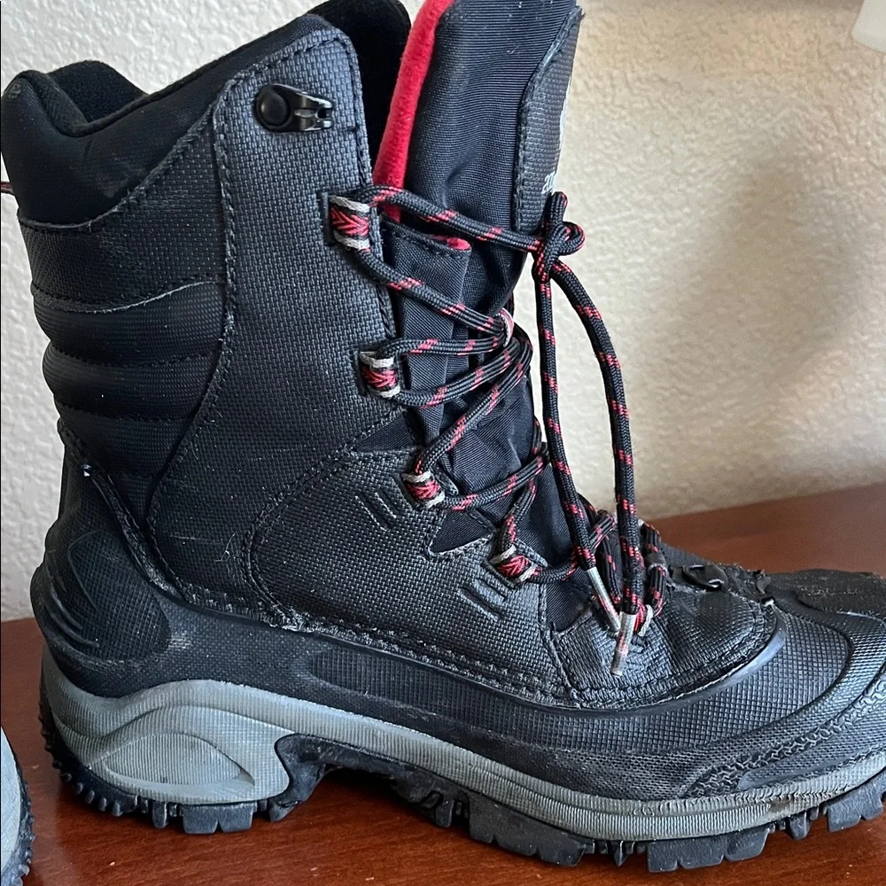 Columbia Black and Red Insulated Boots - Picture 11 of 13